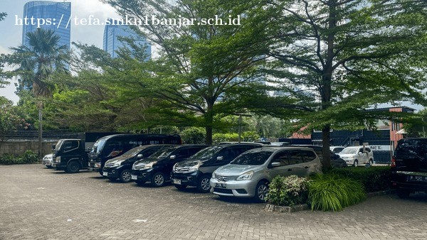 Bikin Perjalanan Lebih Praktis, Ini Trik Rental Mobil di Surabaya